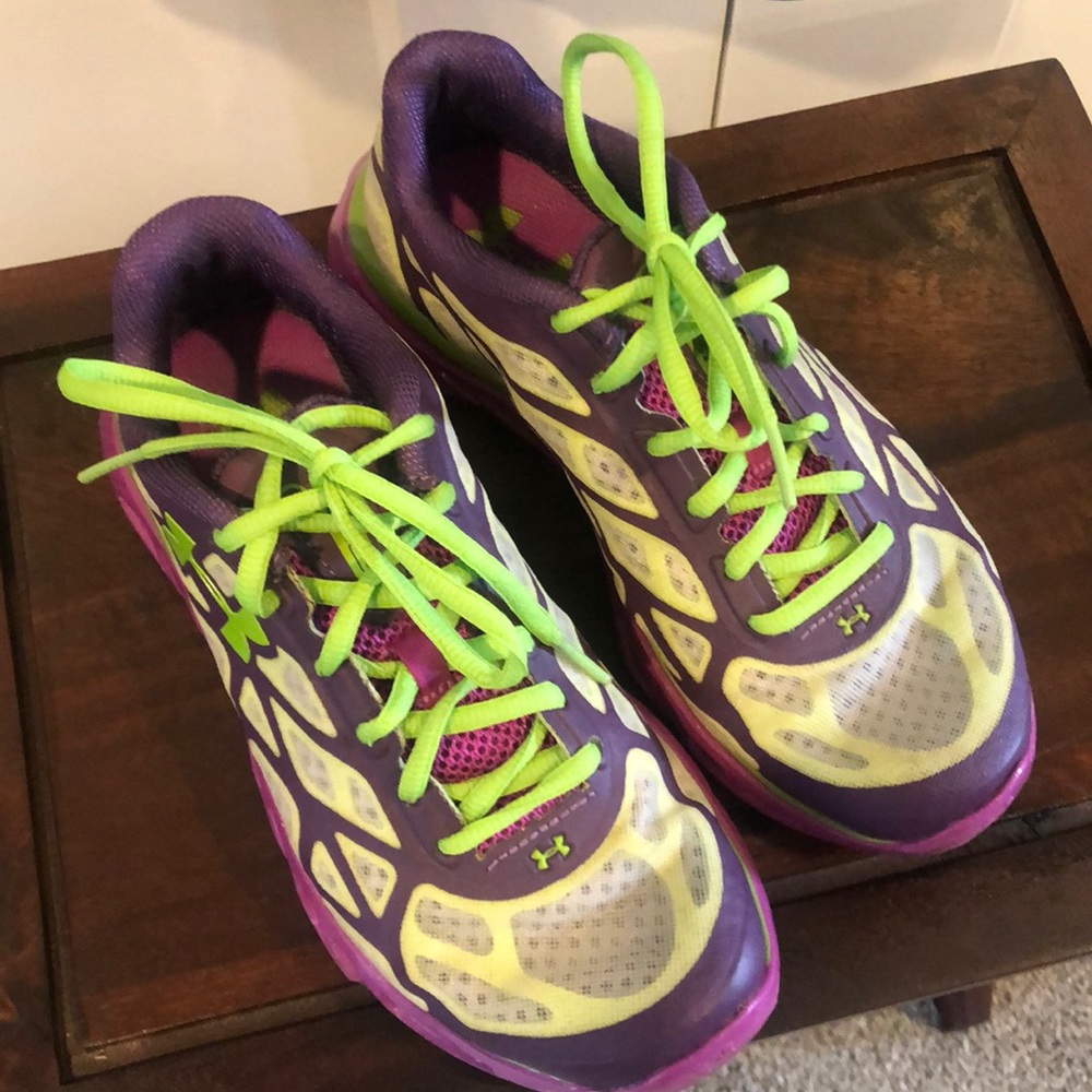 UnderArmor Tennis Shoes